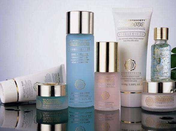 化妝品的種類及化妝品進口服務(wù)內(nèi)容